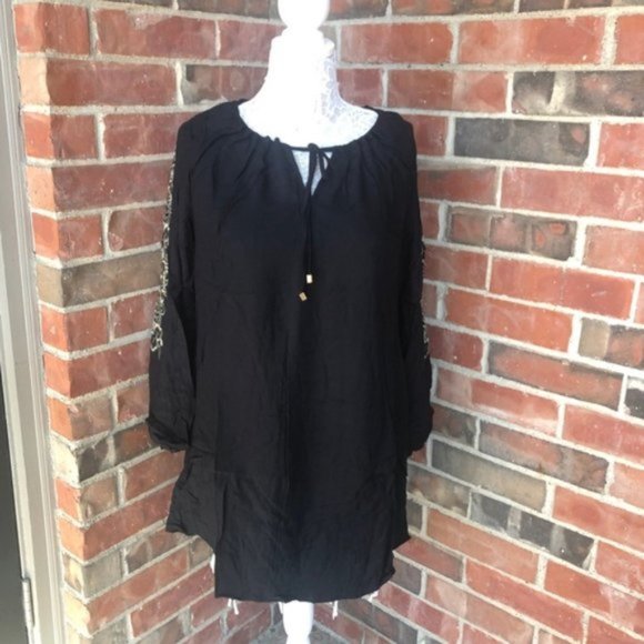 Davi & Dani Baroque Sleeve Accent Shift Dress - Picture 6 of 10